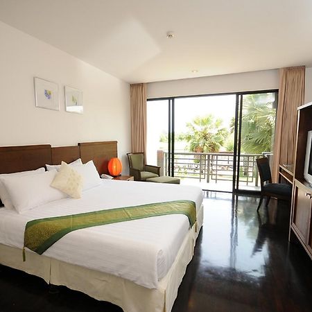 Suwan Golf & Country Club Guest House Nakhon Chai Si Екстериор снимка