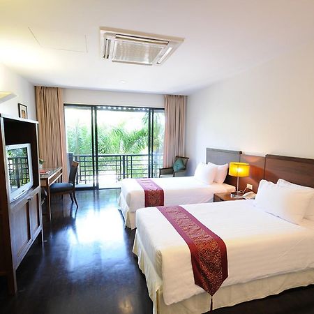 Suwan Golf & Country Club Guest House Nakhon Chai Si Екстериор снимка