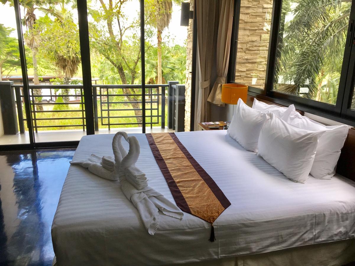 Suwan Golf & Country Club Guest House Nakhon Chai Si Екстериор снимка